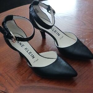 Anne Klein Black Pointed Toe Heels